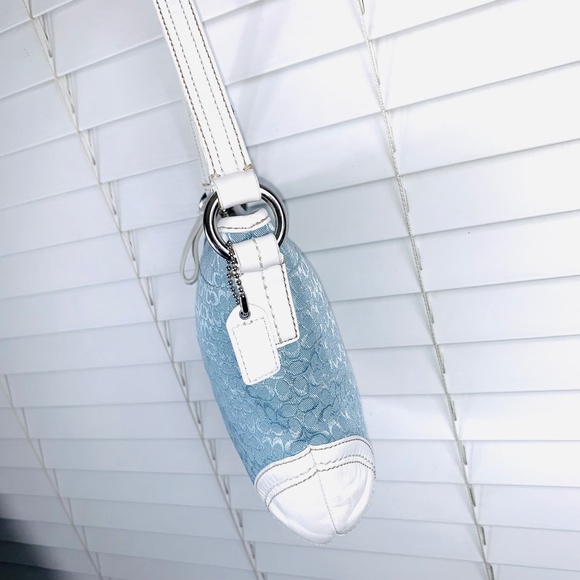 |•COACH•| Pretty Blue/White Small Crossbody Bag - Picture 3 of 8